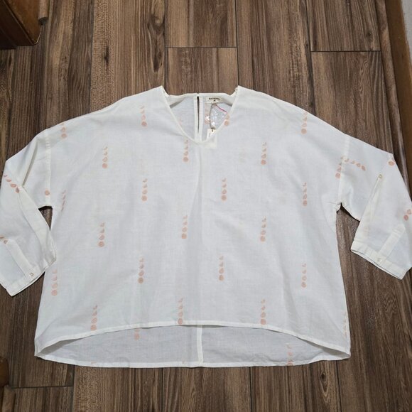 473. NEW World Market White Linen Blend One Size Top - Picture 2 of 12